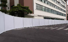 旭東施工圍擋廠家-PVC圍擋在安過(guò)程中有哪些特點(diǎn)？