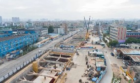 東部快線地鐵14號線明年通車，旭東圍擋廠家為城市安全建設(shè)美麗屏障！