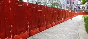 塑料圍擋：輕巧、耐久和易安裝的優(yōu)勢(shì)特點(diǎn)【旭東鋼構(gòu)】
